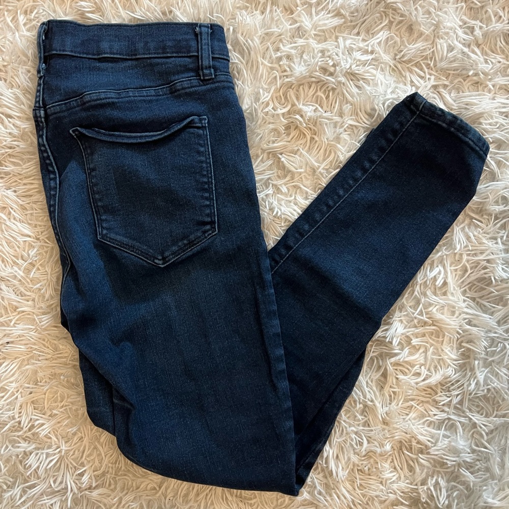 Gap favorite jegging, size 6/28 regular. Gently worn.